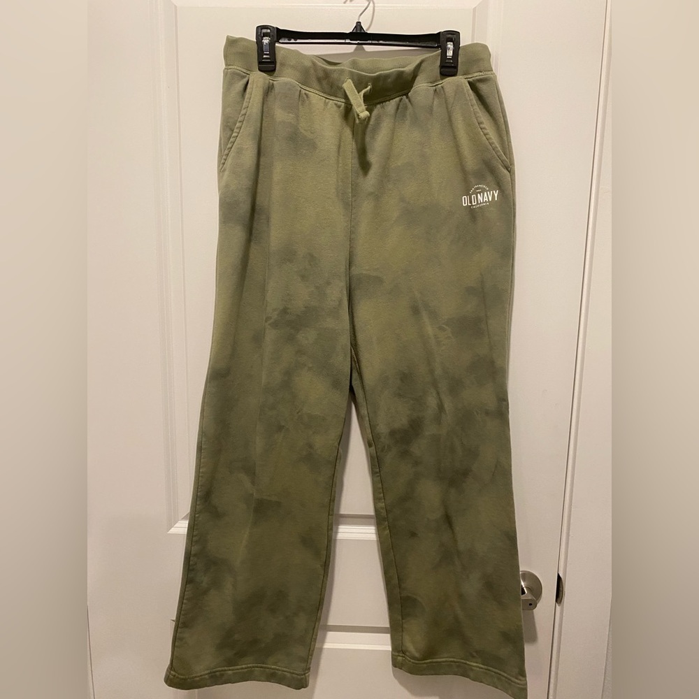 Old Navy jogger pants with wide leg